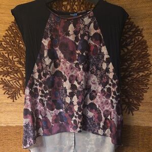 Simply Vera Vera Wang Black and Purple Floral Blouse
